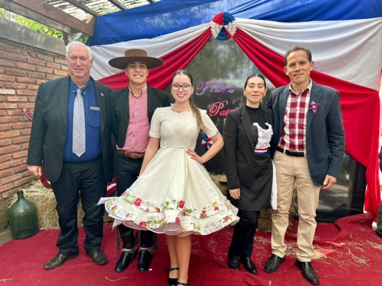 Allipén celebra las Fiestas Patrias